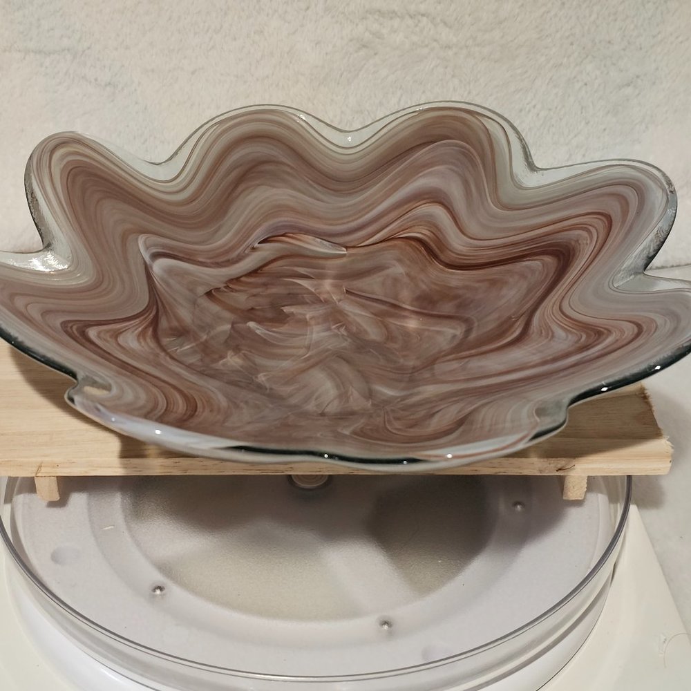 San Miguel Vidrios Swirled Art Glass Bowl White Brown Recycled Glass Ruffled